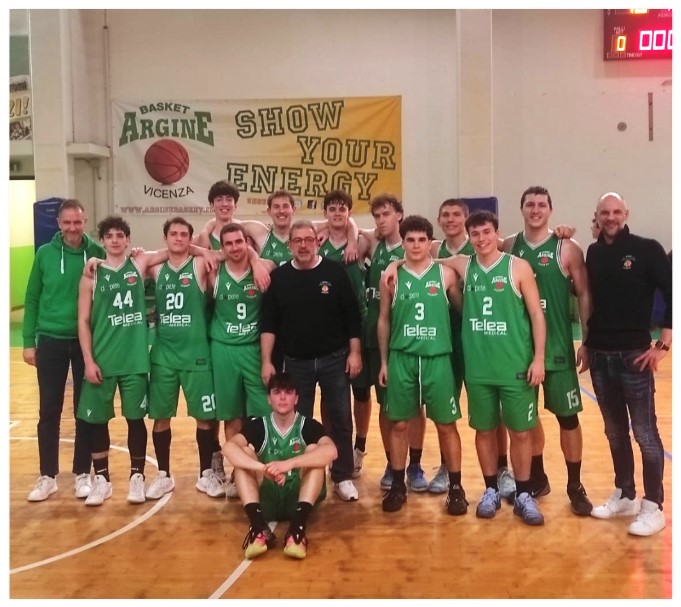 Capolista battuta, sesto posto in cassaforte: PalaBaracca in festa