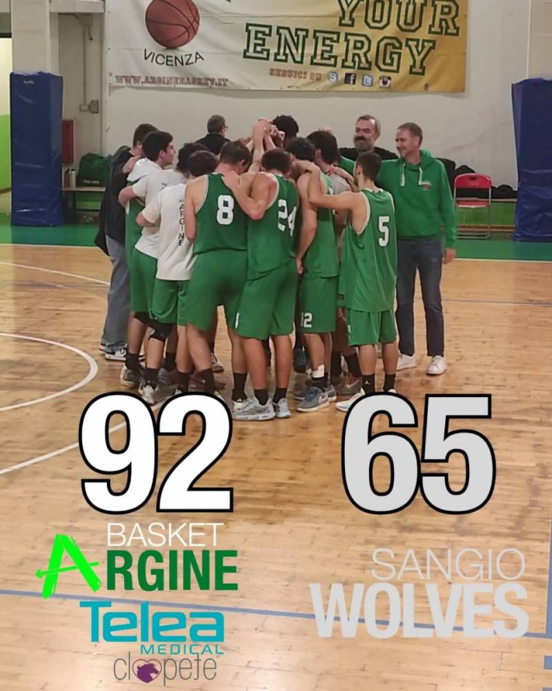 Show al Palabaracca i Green travolgono i Wolves