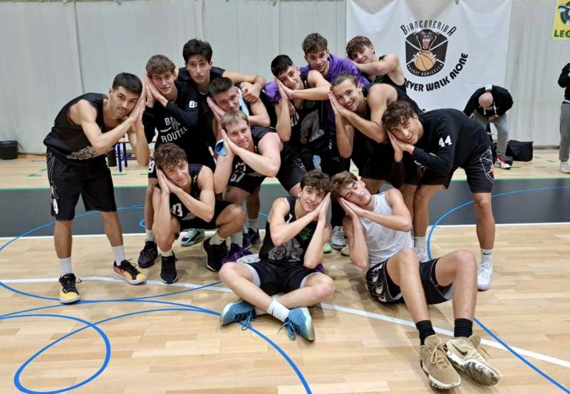 Foto squadra BianconeribaBaricella 2025 Foto squadra BianconeribaBaricella 2025