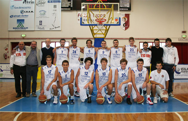 Foto squadra Basket Pieve 2012