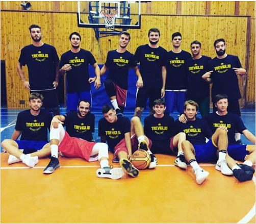 Foto squadra ScuolaBasketTreviglio 2019