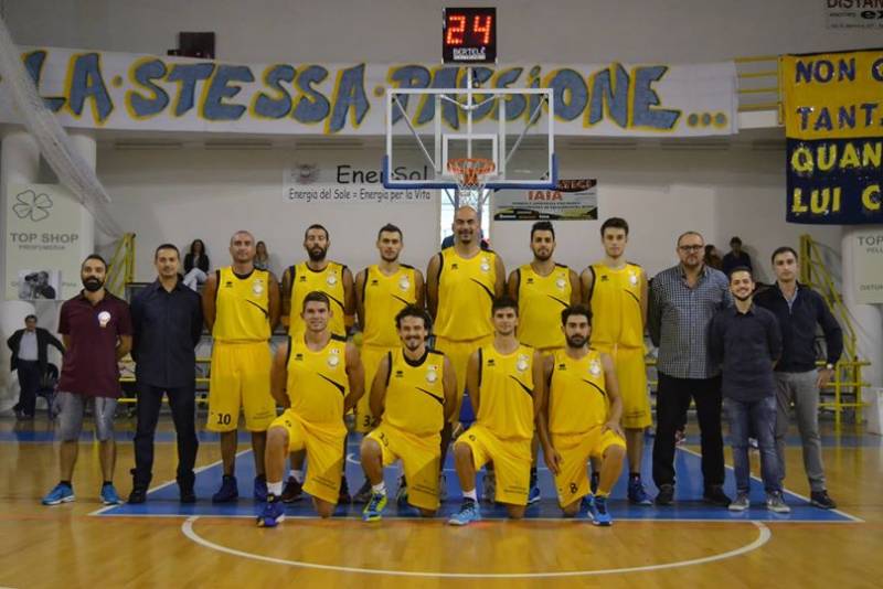 Foto squadra Cestistica Ostuni 2015