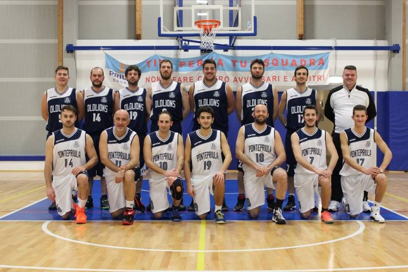 Foto squadra Old Lions Basket 2015