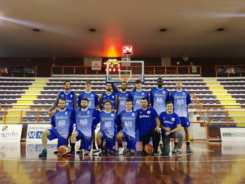 Foto squadra AirBasketTermoli 2020