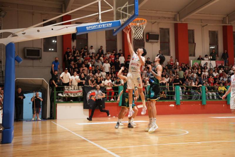 Eroica Angri: eliminata la corazzata Monopoli. È semifinale contro Reggio Calabria 