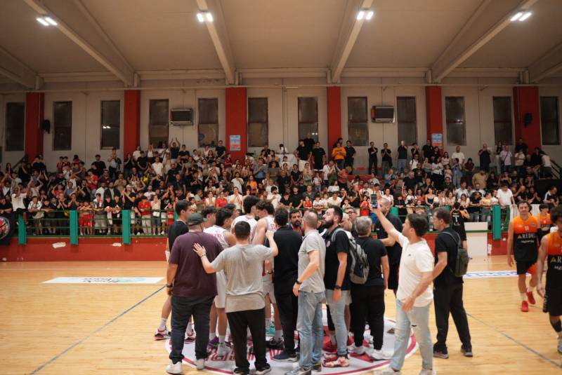 Angri è infinita, ma non basta: la corsa dei Condor si ferma all'overtime. Passa Reggio Calabria 