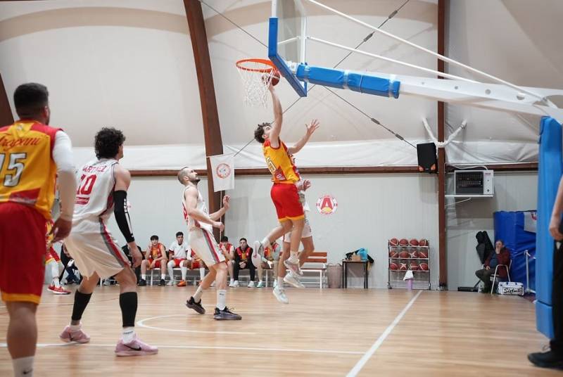 Le rotazioni corte e la fatica condannano la Bioverde Antoniana, al Palatenda vince Angri 