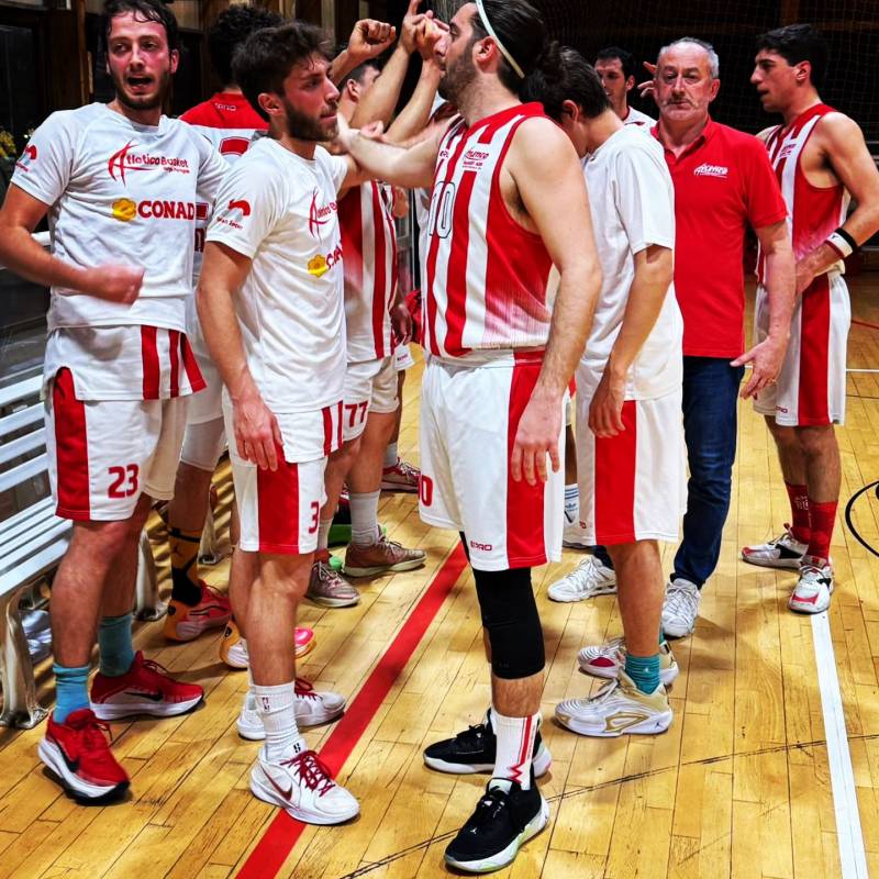 Gara 1 è dei Reds, sudata fino all'ultimo, 33 di Rosati