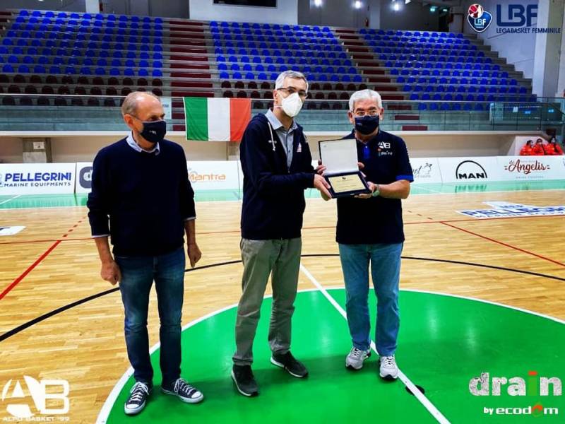 Premiato Paolo Cazzadori medico sociale dell