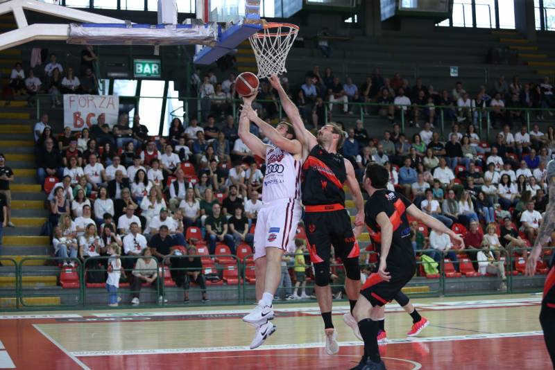 Basketball Club Lucca vince gara 1 contro Baskers Forlimpopoli