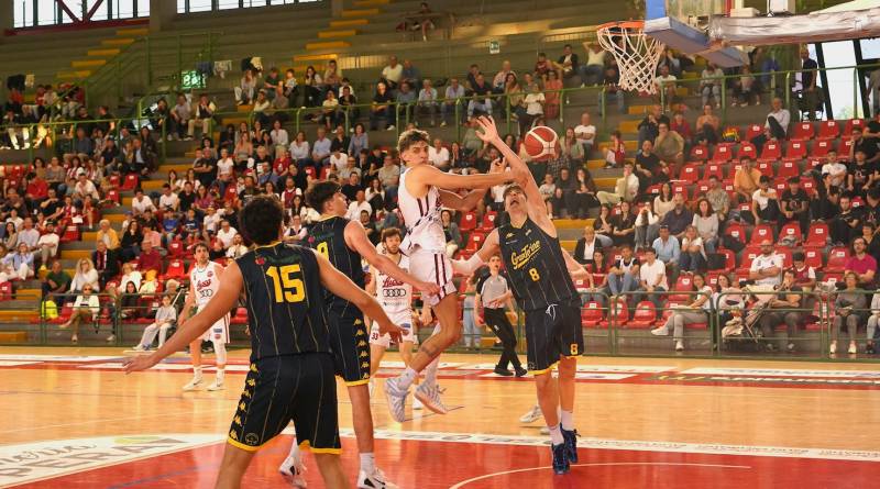 Stop casalingo per Basketball Club Lucca contro Grantorino 