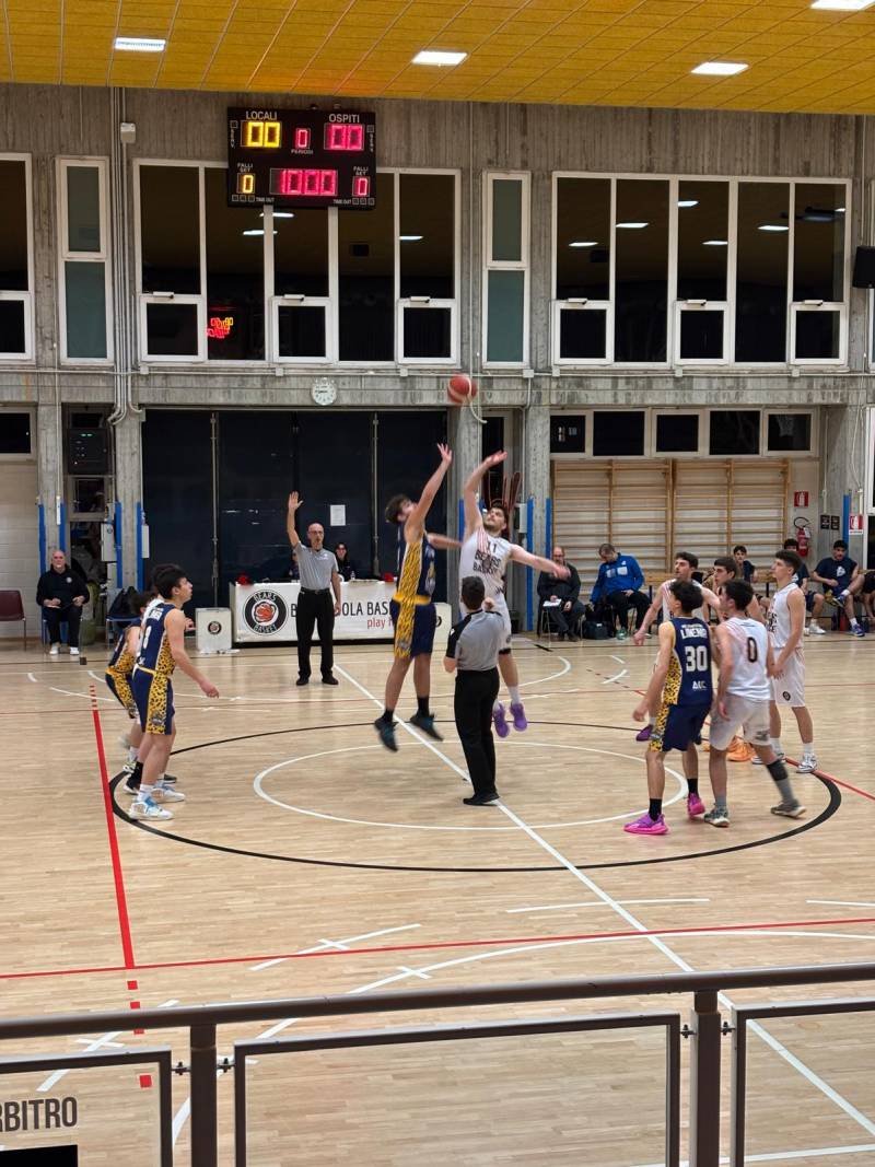 Bears 77 – Limena 39 
