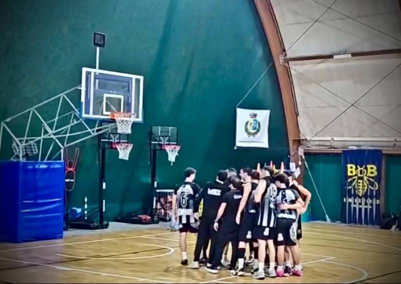 Basket Bee lotta, ma Sora passa al Pala 