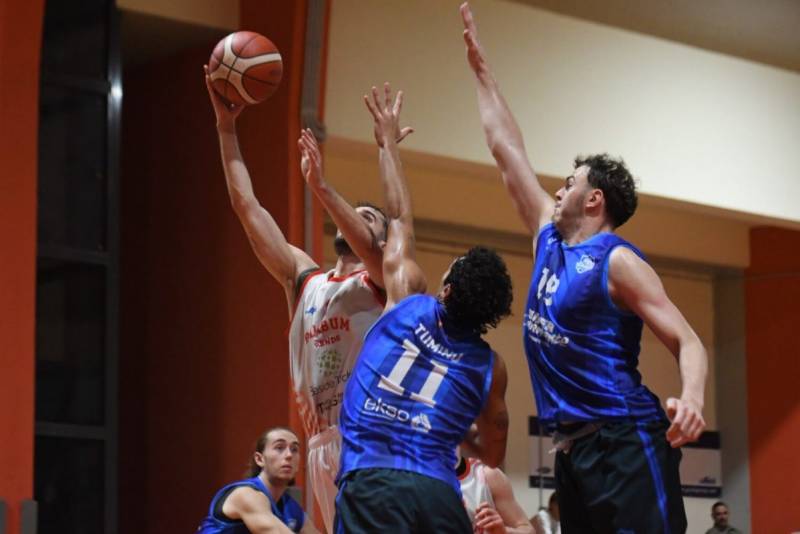 La SuperConveniente Virtus Ragusa dilaga a Rende e centra il primo successo esterno 
