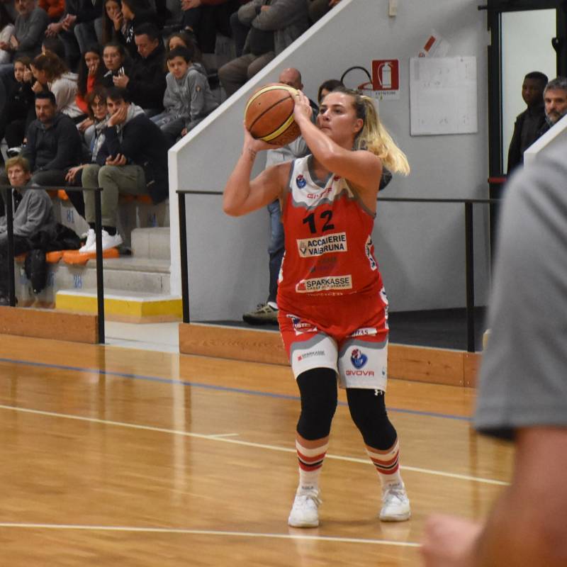 Le Sisters in campo con determinazione, sesta vittoria