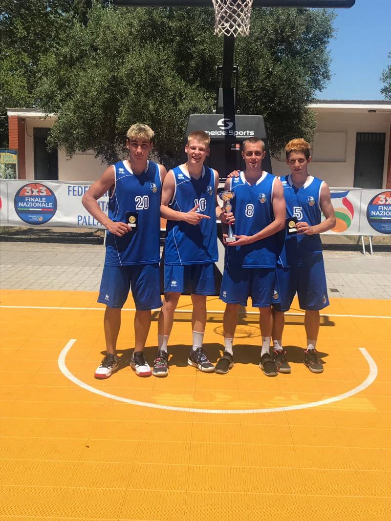 Piani Junior Basket Vicecampioni d Piani Junior Basket Vicecampioni d