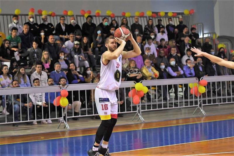 Adam Gotelli saluta Messina e la Sicilia: “Grazie Basket School per la grande opportunità”
