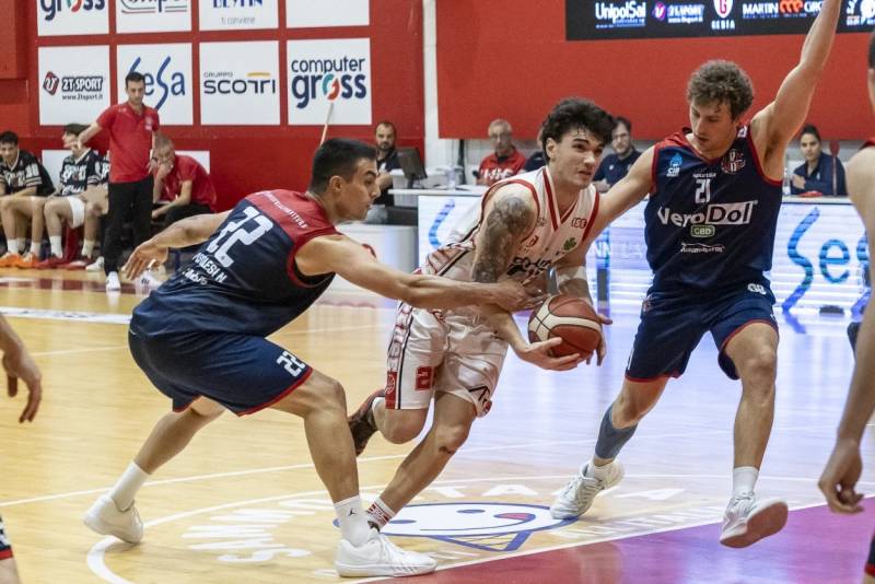Use Computer Gross vince gara 3 a Cecina e vola in semifinale dove troverà la Mens Sana Siena 