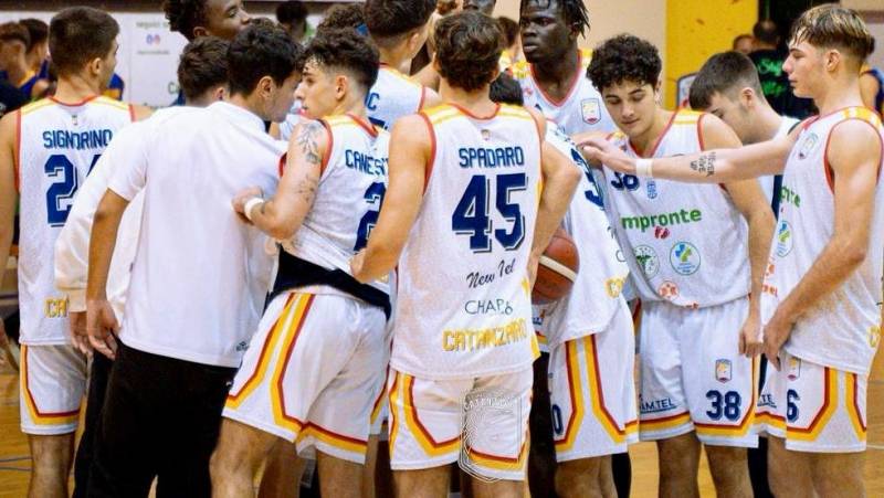 È della Cestistica l'appassionante gara1 della finale del massimo campionato regionale calabrese