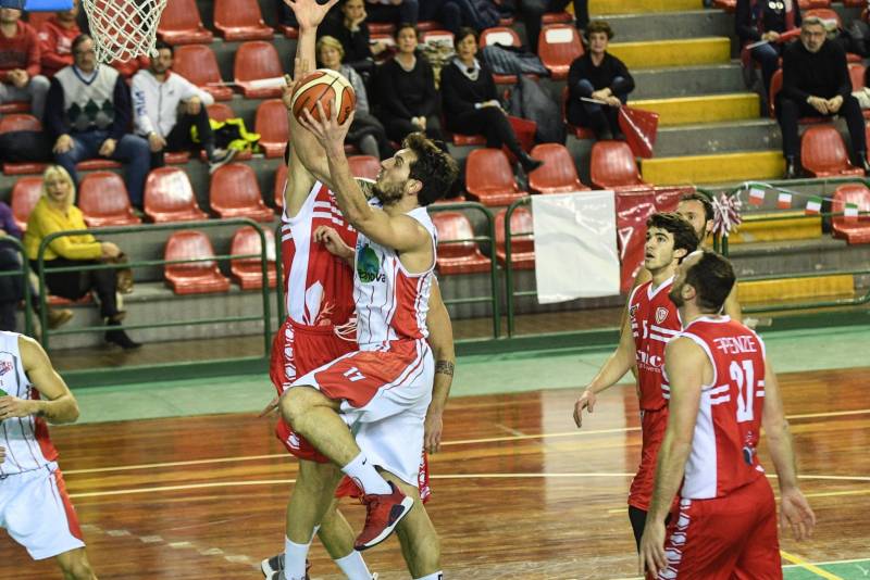 Che fatica Enic Pino Dragons, ma continua l'imbattibilità