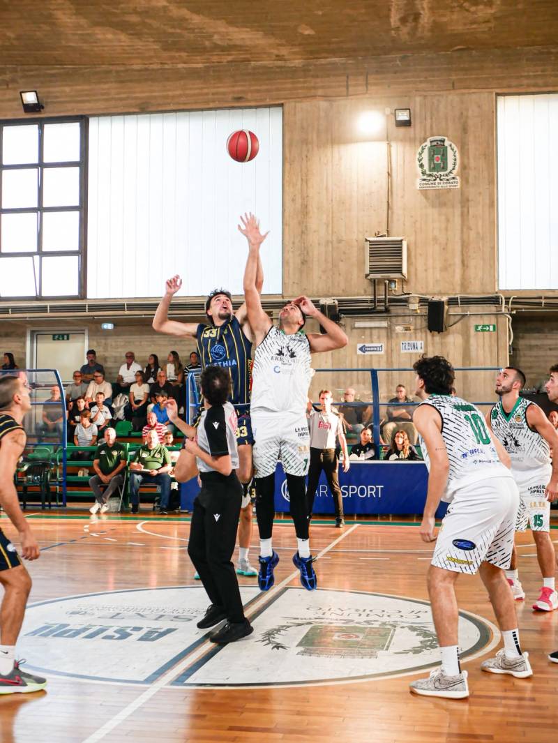 La Erbenobili Basket Corato perde all'overtime contro Recanati al debutto 