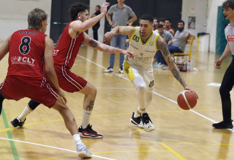 La Vismederi getta il cuore oltre l'ostacolo e trascina il BC Lucca a gara 3: 76-73 al Palaorlandi
