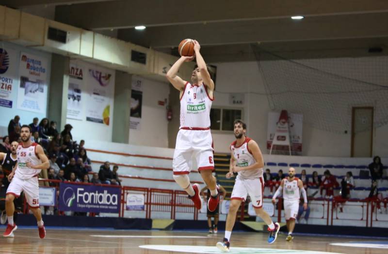Perde solo nel finale la Costa d Perde solo nel finale la Costa d