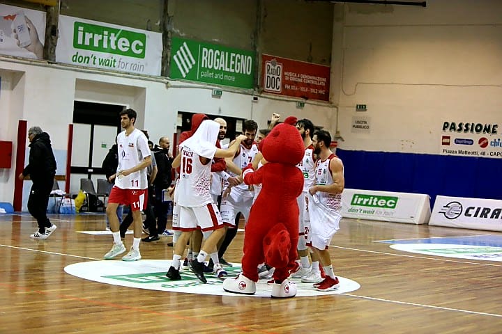 Quinto successo consecutivo per i biancorossi che asfaltano Valmontone Quinto successo consecutivo per i biancorossi che asfaltano Valmontone