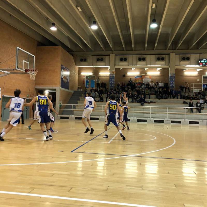 Non inizia bene il 2020 per la Cuneo Granda Basket Cuneo che perde lo scontro al vertice con Alter