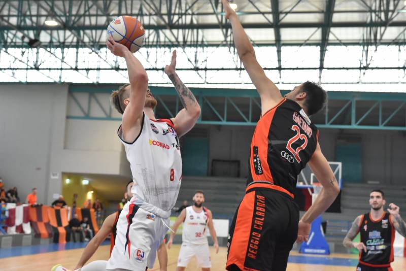 Taranto-Viola RC 60-67, il CJ Basket chiude 6°: c’è Rimini ai playoff 