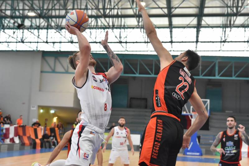 Taranto-Viola RC 60-67, il CJ Basket chiude 6°: c’è Rimini ai playoff