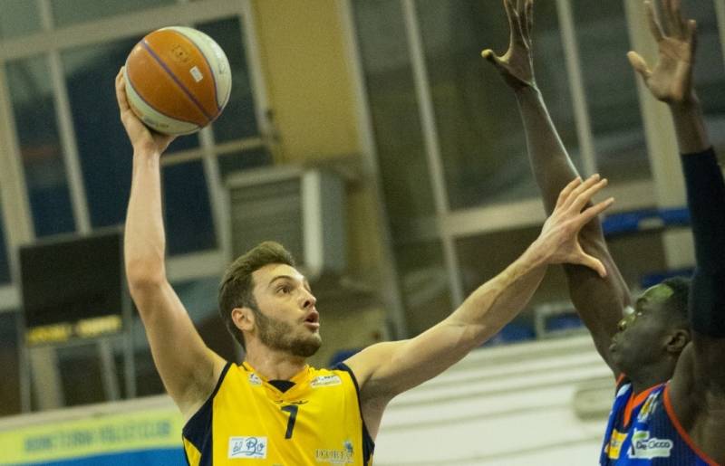 La giovane Virtus Bava Pozzuoli tiene testa al forte CJ Basket Taranto e si arrende solo nel finale