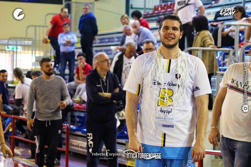 Michele Suraci: "Vittoria raggiunta con sudore e ambizione, stento ancora a crederci!" Michele Suraci: "Vittoria raggiunta con sudore e ambizione, stento ancora a crederci!"