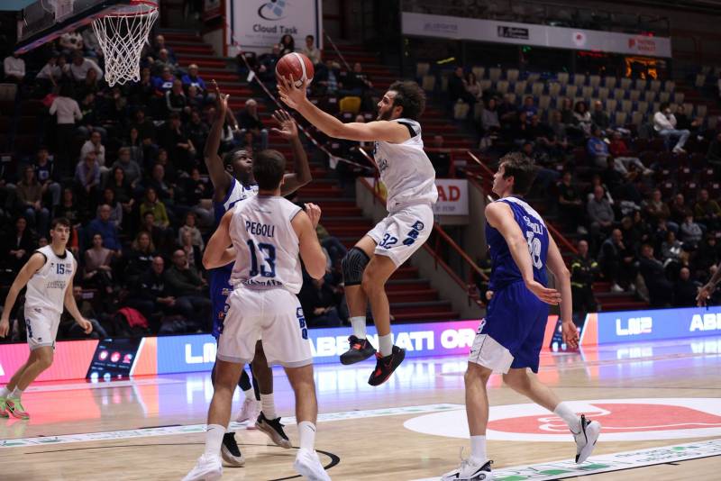 Dany Basket Quarrata, l'overtime sorride ancora ai mobilieri: Ferrara si arrende al PalaCarrara 