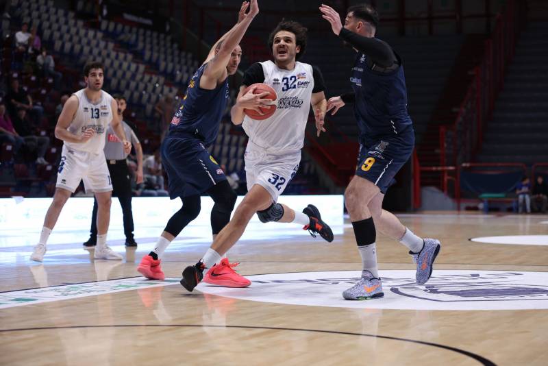 Dany Basket Quarrata, anche la Consultinvest Loreto Pesaro fa festa al PalaCarrara 