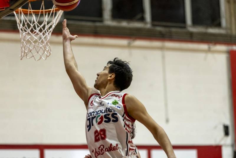 Com'è Tosta questa Use Computer Gross. Vittoria a San Miniato 