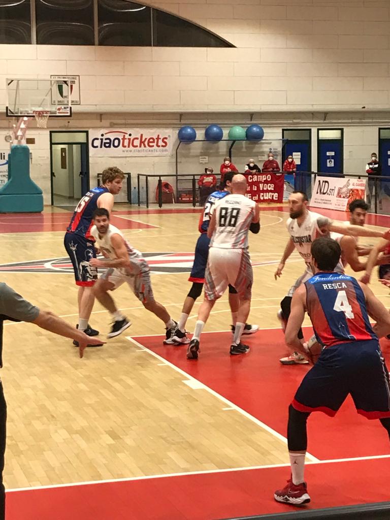 Semaforo rosso a Monfalcone. Bologna Basket 2016 sconfitto 77-65 Semaforo rosso a Monfalcone. Bologna Basket 2016 sconfitto 77-65