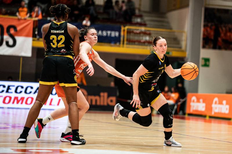 Un gran primo tempo non basta all'Alama, nella ripresa Schio si prende gara1 di semifinale 