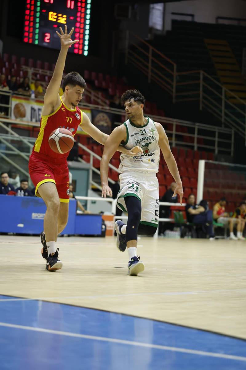 Si chiude in gara 3 sul parquet di Scandone Avellino la stagione della EcoJump Messina Basket School 