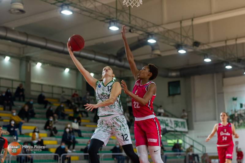 Broni lotta fino alla fine, Schio comanda e vince 44-67 