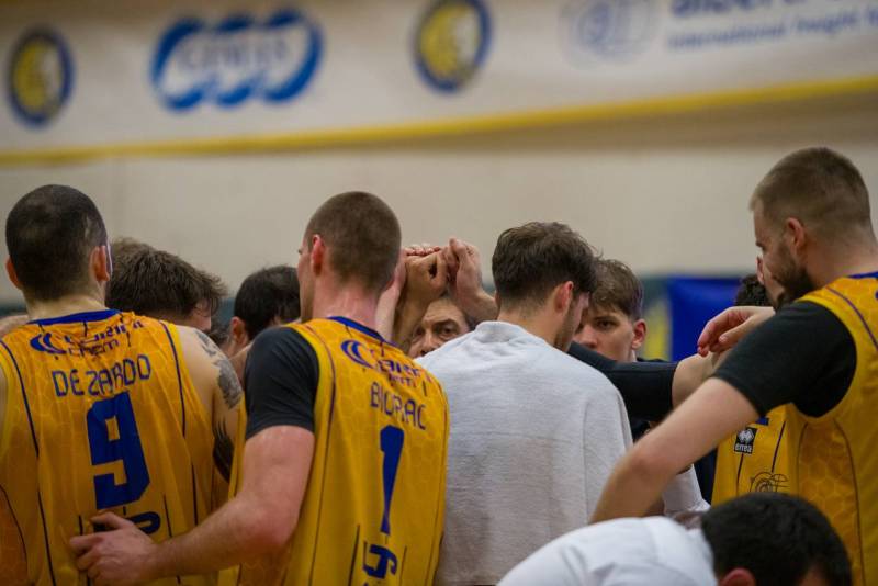 I Fiorenzuola Bees si portano avanti nella serie; 81-76 su Ravenna, 1-0 