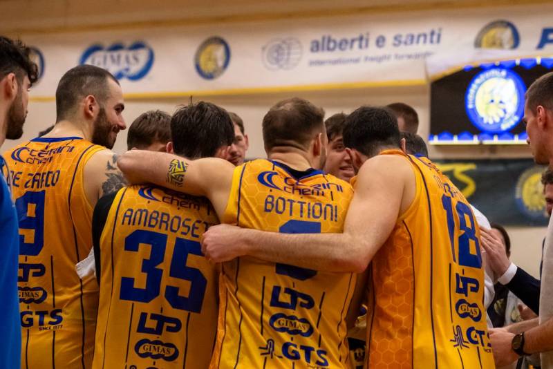 I Bees sono belli di notte; netto 85-65 sull'UCC Assigeco Piacenza nel derby piacentino 