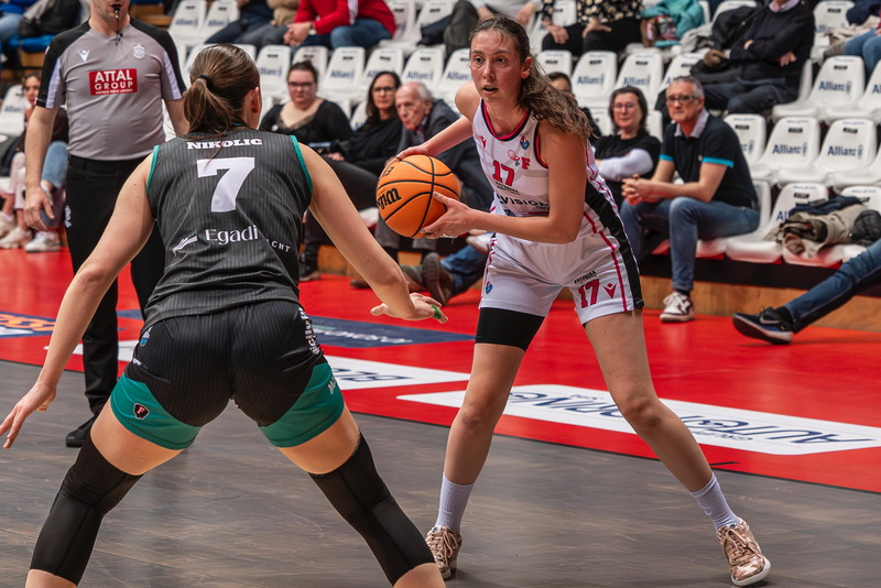 Ancora una beffa all'ultimo secondo e i playoff sono più lontani 