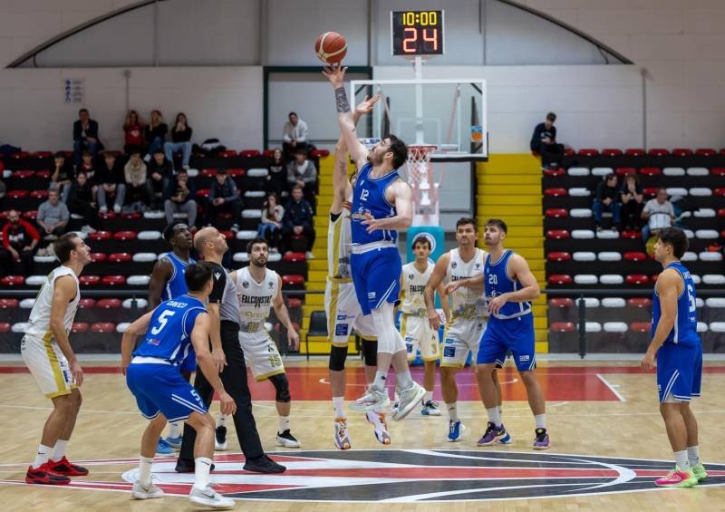 Per la Pontoni Falconstar un'altra sconfitta in volata dopo un match condotto a lungo a Gardone 