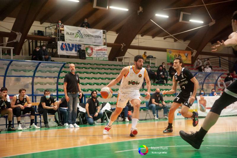 Rucker San Vendemiano corsara sul campo della Globo Giulianova