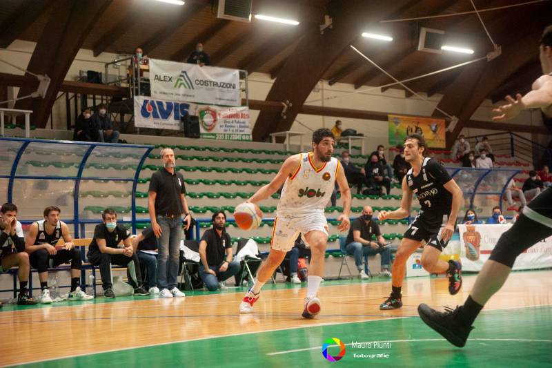 Rucker San Vendemiano corsara sul campo della Globo Giulianova 