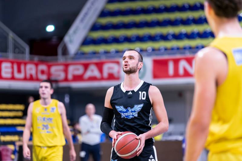 NeONIS E HUMUS SACILE CELEBRANO HALLOWEEN SUL PARQUET