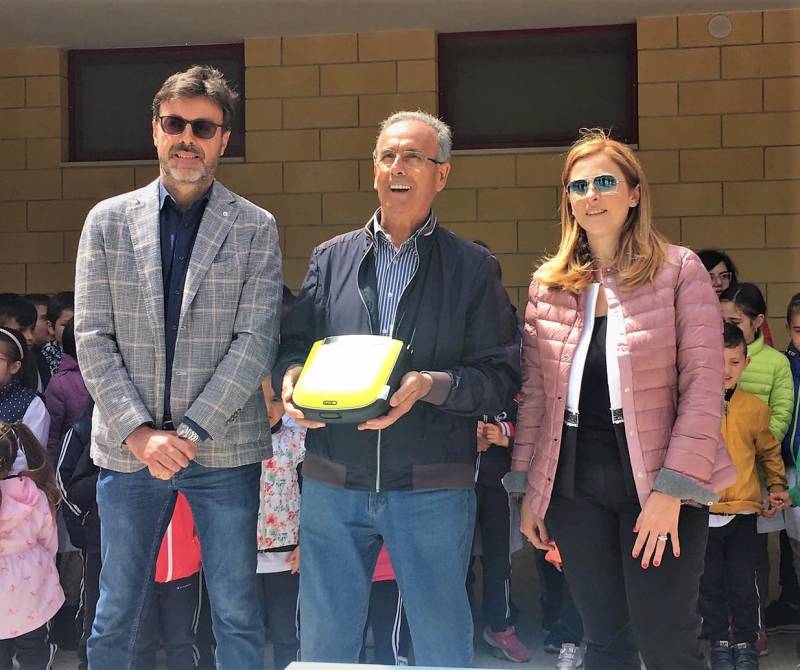 La Scuola Basket Action Now! – I Delfini dona un defibrillatore al Melvin Jones - Comes La Scuola Basket Action Now! – I Delfini dona un defibrillatore al Melvin Jones - Comes