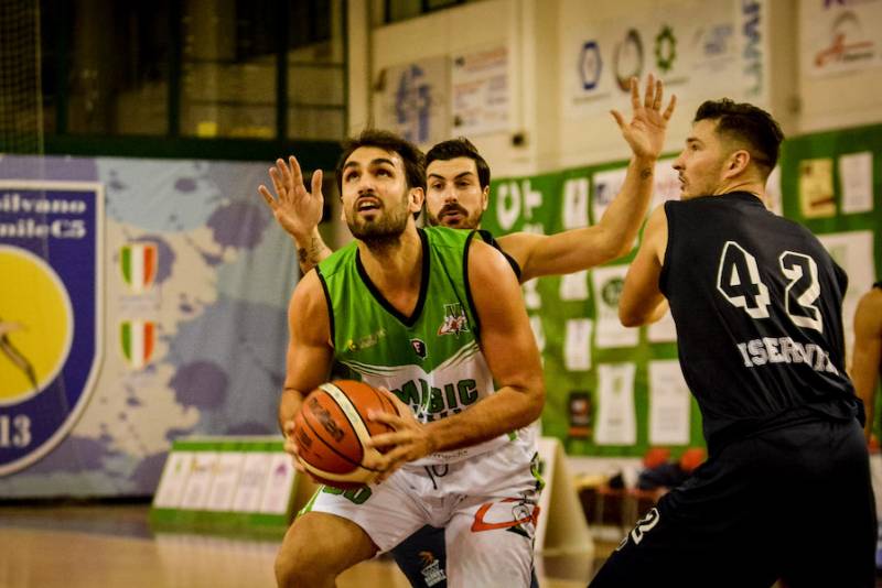 Magici così così ma basta per vincere a Isernia Magici così così ma basta per vincere a Isernia