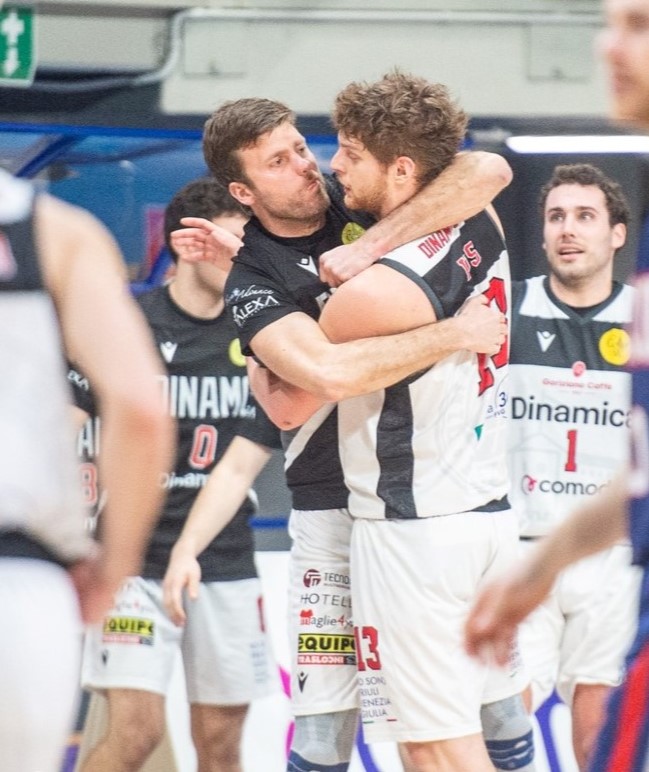 Basket Iseo-Dinamo Gorizia 75-79. Ancora dorato il lago sebino per una mai sazia Dinamica sempre più
